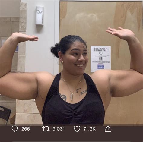 muscle lesbian strapon